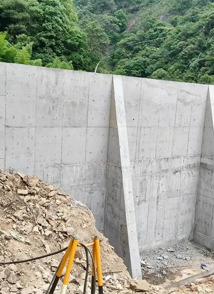 巢湖重力式挡土墙