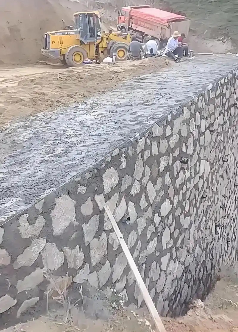 巢湖边坡加固